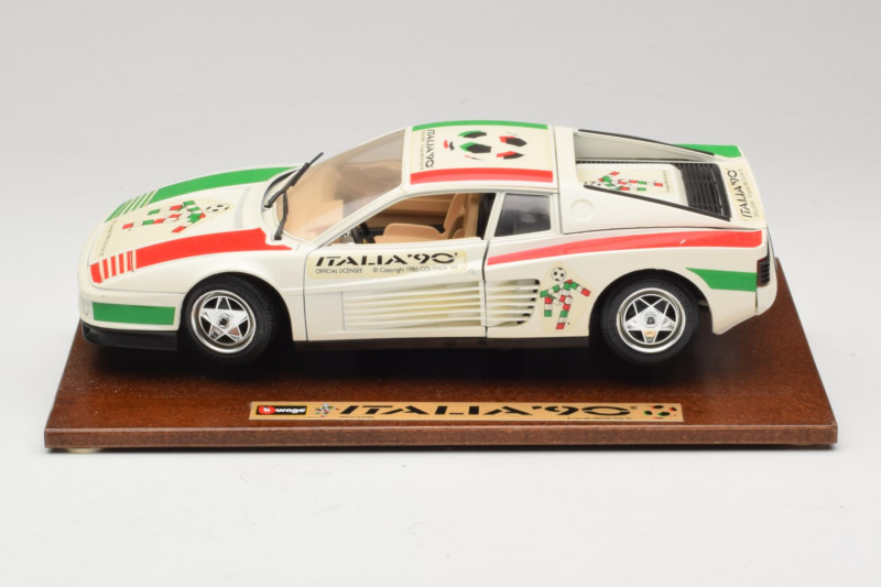 Ferrari Testarossa Italia 90 Wit Bburago 1:18 3059-W1 Metaal