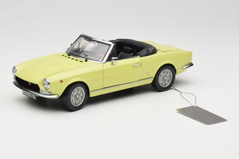 Fiat 124 Spider BS1 Geel Sun Star 1:18 4921 Metaal