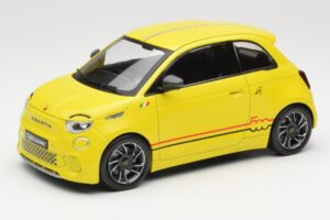 Abarth 500e Geel IXO 1:18 MCG18498 Metaal