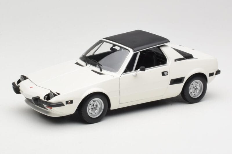 Fiat X1/9 Wit Minichamps 1:18 100121685 Metaal