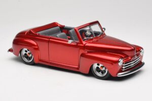 Ford Cabriolet Red Metallic Road Signature 1:18 30028 Metaal — afbeelding 6 van 8