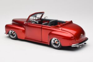 Ford Cabriolet Red Metallic Road Signature 1:18 30028 Metaal — afbeelding 7 van 8