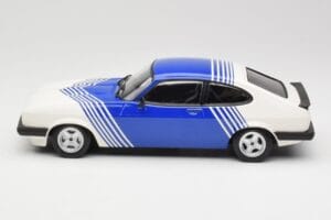 Ford Capri Mk2 3.0 Wit met Blauwe Strepen Minichamps 1:18 155788600 Metaal — afbeelding 3 van 6