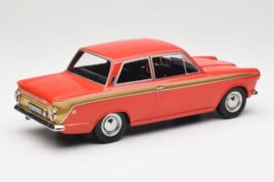 Ford Cortina Lotus Red & Gold Stripe MCG 1:18 MCG18532 Metaal — afbeelding 2 van 6