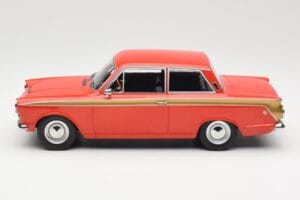 Ford Cortina Lotus Red & Gold Stripe MCG 1:18 MCG18532 Metaal — afbeelding 3 van 6