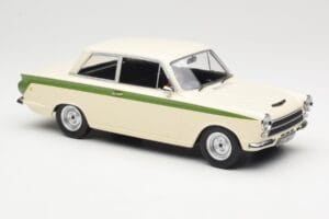 Ford Cortina Lotus White & Green Stripe MCG 1:18 MCG18434 Metaal — afbeelding 4 van 6