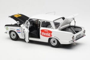 Ford Cortina Mk1 #3 P. Hughes / B. Young African Safari Rally 1964 AUTOart 1:18 86428 Metaal — afbeelding 5 van 8