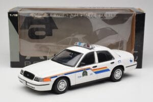 Ford Crown Victoria RCMP Police Car AUTOart 1:18 72706 Metaal — afbeelding 8 van 8