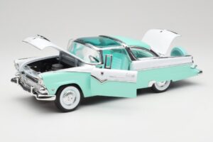 Ford Crown Victoria Seafoam Groen & Wit Road Legends 1:18 92138 Metaal — afbeelding 2 van 7
