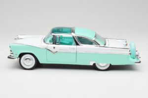 Ford Crown Victoria Seafoam Groen & Wit Road Legends 1:18 92138 Metaal — afbeelding 3 van 7