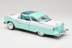 Ford Crown Victoria Seafoam Groen & Wit Road Legends 1:18 92138 Metaal — afbeelding 6 van 7