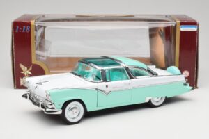 Ford Crown Victoria Seafoam Groen & Wit Road Legends 1:18 92138 Metaal — afbeelding 7 van 7