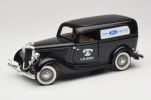 Ford Delivery Truck Ford Parts Zwart Solido 1:18 8417 Metaal