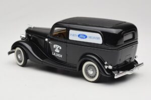 Ford Delivery Truck Ford Parts Zwart Solido 1:18 8417 Metaal — afbeelding 7 van 8