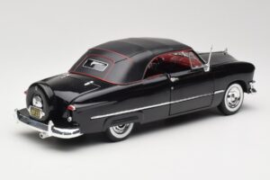 Ford Deluxe Cabriolet Zwart Maisto 1:18 31681 Metaal — afbeelding 3 van 8
