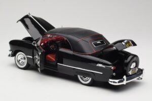 Ford Deluxe Cabriolet Zwart Maisto 1:18 31681 Metaal — afbeelding 5 van 8