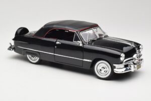 Ford Deluxe Cabriolet Zwart Maisto 1:18 31681 Metaal — afbeelding 6 van 8
