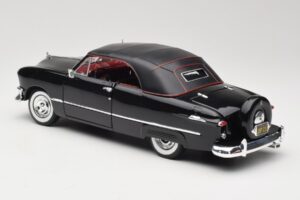 Ford Deluxe Cabriolet Zwart Maisto 1:18 31681 Metaal — afbeelding 7 van 8