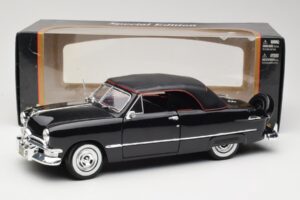 Ford Deluxe Cabriolet Zwart Maisto 1:18 31681 Metaal — afbeelding 8 van 8