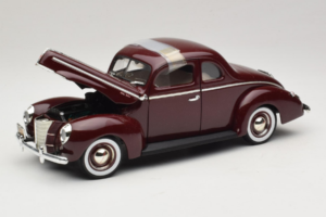 Ford Deluxe Coupe Donkerrood ERTL 1:18 7936 Metaal — afbeelding 2 van 7