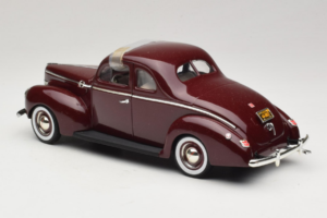 Ford Deluxe Coupe Donkerrood ERTL 1:18 7936 Metaal — afbeelding 6 van 7