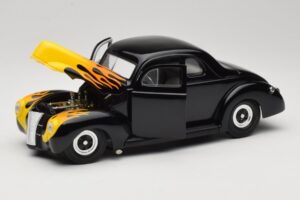 Ford Deluxe Hot Rod Zwart Universal Hobbies 1:18 6002 Metaal — afbeelding 2 van 8