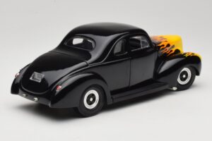 Ford Deluxe Hot Rod Zwart Universal Hobbies 1:18 6002 Metaal — afbeelding 3 van 8