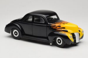 Ford Deluxe Hot Rod Zwart Universal Hobbies 1:18 6002 Metaal — afbeelding 6 van 8