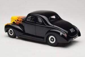 Ford Deluxe Hot Rod Zwart Universal Hobbies 1:18 6002 Metaal — afbeelding 7 van 8