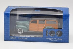 Ford Deluxe Woody Forest Groen Minichamps 1:43 FORD20002 Metaal — afbeelding 4 van 4