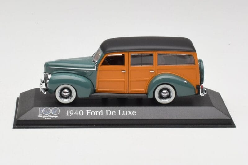 Ford Deluxe Woody Forest Groen Minichamps 1:43 FORD20002 Metaal