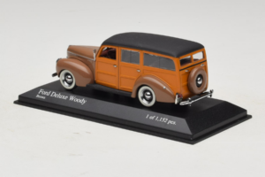 Ford DeLuxe Woody Station Wagon Bruin Minichamps 1:43 400082111 Metaal — afbeelding 3 van 4