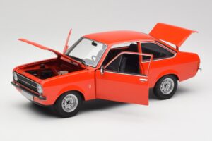 Ford Escort Mk2 Signal Orange Minichamps 1:18 150084100 Metaal — afbeelding 2 van 8