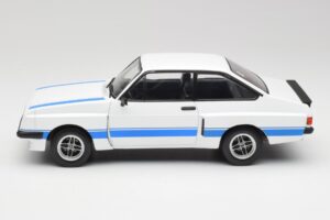 Ford Escort Mk2 RS 2000 X-Pack Diamond Wit & Blauw Stripe MCG 1:18 MCG18350 Metaal — afbeelding 3 van 6
