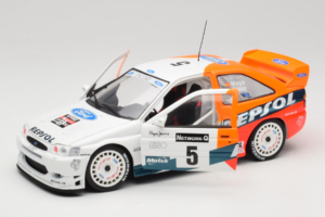 Ford Escort RS Cosworth Repsol #5 C. Sainz / L. Moya RAC Rally 1997 UT Models 1:18 39750 Metaal — afbeelding 2 van 8