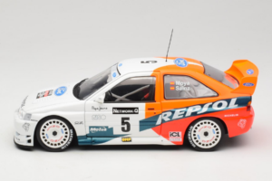 Ford Escort RS Cosworth Repsol #5 C. Sainz / L. Moya RAC Rally 1997 UT Models 1:18 39750 Metaal — afbeelding 4 van 8