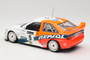 Ford Escort RS Cosworth Repsol #5 C. Sainz / L. Moya RAC Rally 1997 UT Models 1:18 39750 Metaal — afbeelding 7 van 8