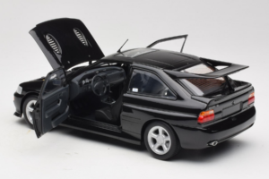 Ford Escort RS Cosworth Black Metallic Minichamps 1:18 150089020 Metaal — afbeelding 5 van 8