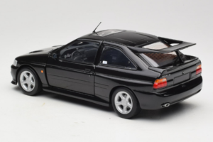 Ford Escort RS Cosworth Black Metallic Minichamps 1:18 150089020 Metaal — afbeelding 7 van 8