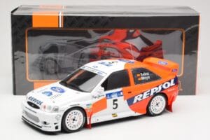 Ford Escort WRC #5 C. Sainz / L. Moya Winner Acropolis Rally 1997 IXO 1:18 18RMC172A Metaal — afbeelding 6 van 6