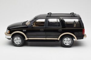 Ford Expedition Eddie Bauer Zwart UT Models 1:18 22710 Metaal — afbeelding 5 van 7