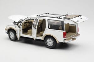 Ford Expedition Eddie Bauer Wit UT Models 1:18 22712 Metaal — afbeelding 5 van 8