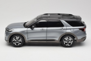 Ford Explorer Grijs OEM 1:18 FORD2020 Metaal — afbeelding 4 van 8