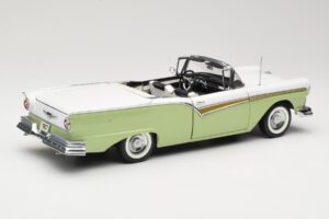 Ford Fairlane Skyliner Groen & Wit Sun Star 1:18 FORD003 Metaal — afbeelding 4 van 9