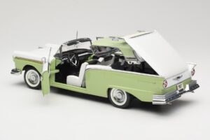 Ford Fairlane Skyliner Groen & Wit Sun Star 1:18 FORD003 Metaal — afbeelding 6 van 9