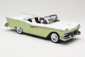 Ford Fairlane Skyliner Groen & Wit Sun Star 1:18 FORD003 Metaal — afbeelding 7 van 9