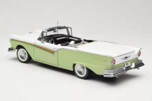 Ford Fairlane Skyliner Groen & Wit Sun Star 1:18 FORD003 Metaal — afbeelding 8 van 9