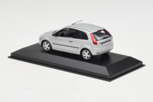 Ford Fiesta Mk5 2-Door Zilver Minichamps 1:43 FIESTA003 Metaal — afbeelding 3 van 4