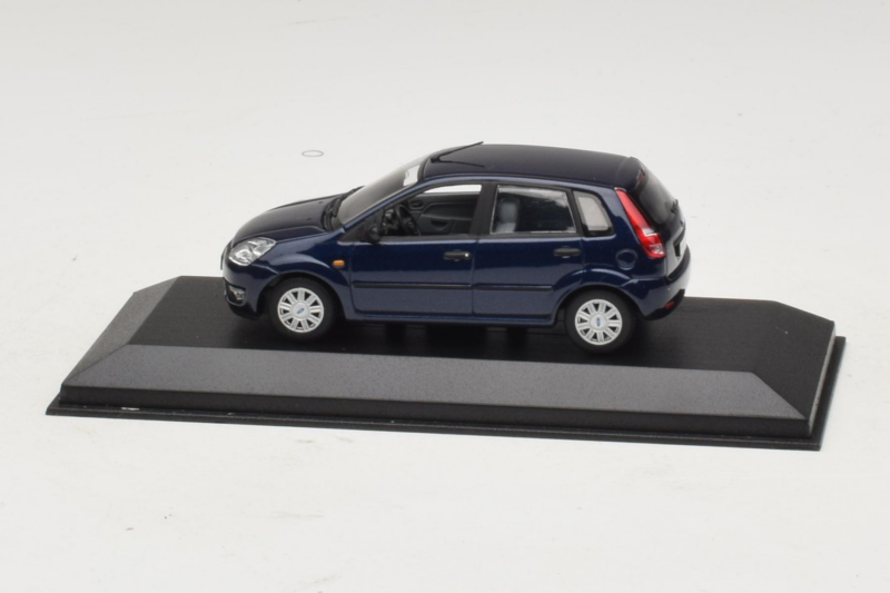 Ford Fiesta Mk5 4-Door Donkerblauw Minichamps 1:43 FIESTA001 Metaal