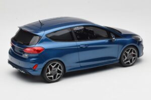 Ford Fiesta Mk8 ST Blauw DNA 1:18 DNA000092 Hars — afbeelding 2 van 6
